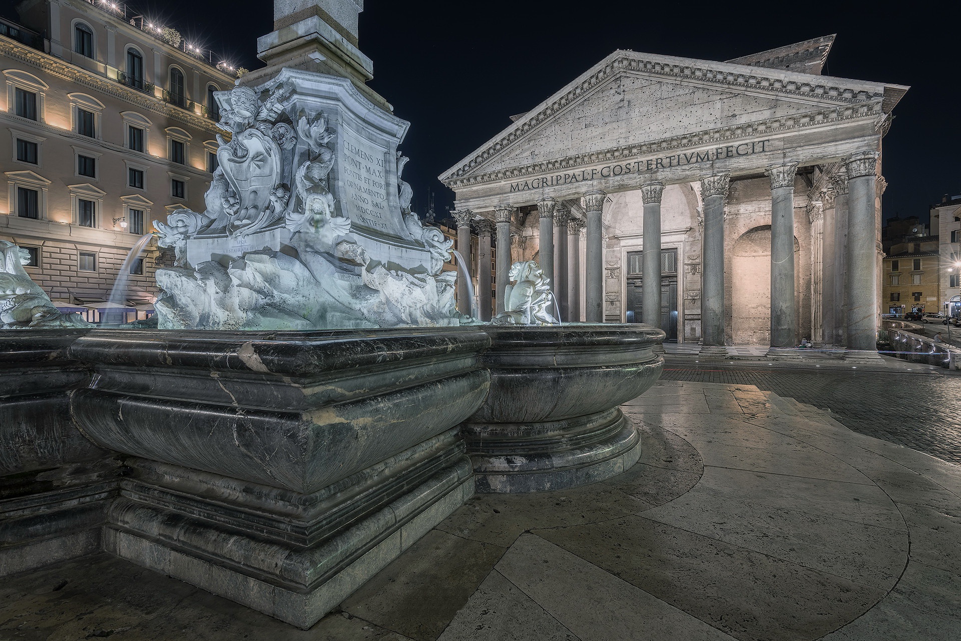 Pantheon notturno